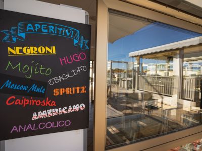 09_bagno_umberto_bar_ristorante_in_spiaggia_milano_marittima.jpg