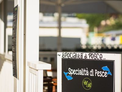 06_bagno_umberto_bar_ristorante_in_spiaggia_milano_marittima.jpg