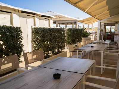 02_bagno_umberto_bar_ristorante_in_spiaggia_milano_marittima.jpg