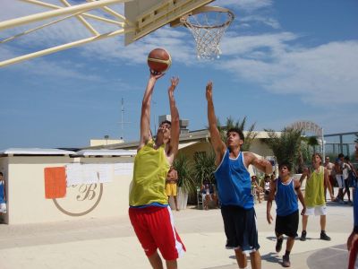 14_bagno_umberto_sport_in_spiaggia_milano_marittima.jpg